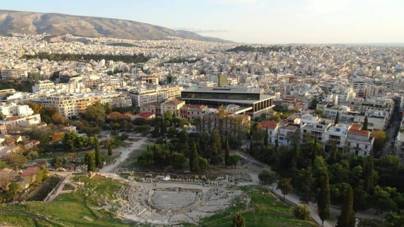 Blick aufs Dionysos-Theater und das Akropolismuseum