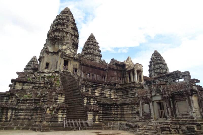 Tempeltürme im Innenhof von Angkor Wat