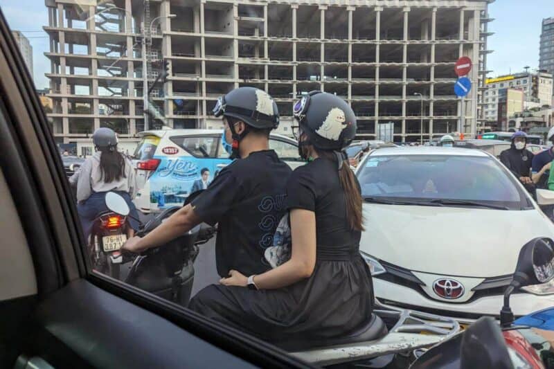 Verkehrschaos auf einer Kreuzung in Ho Chi Minh City