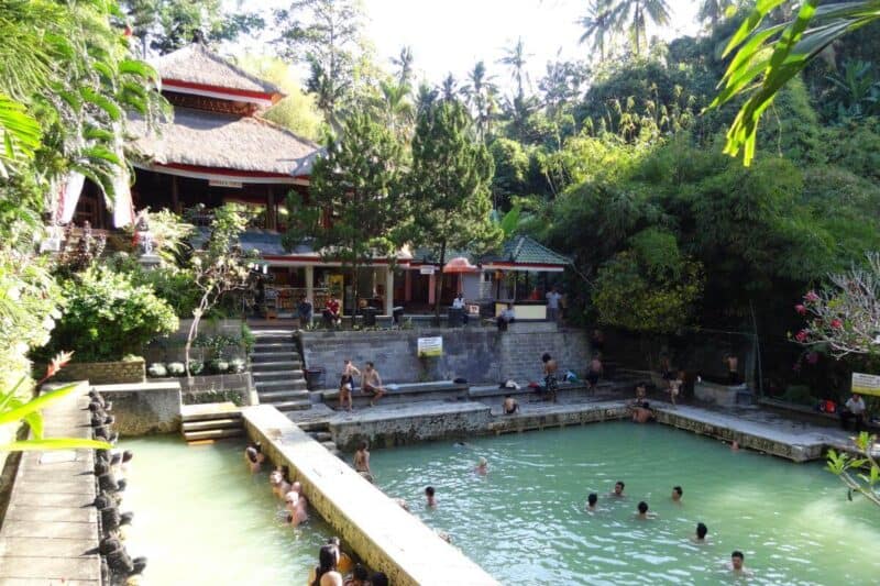 Wasserbecken der Banjar Hot Springs auf Bali