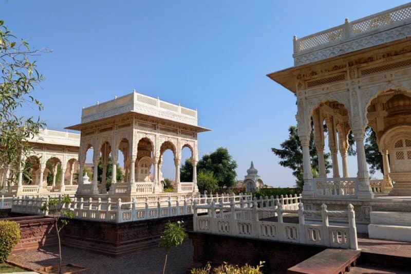 Kenotaphen im Garten des Jaswant Thada in Jodhpur